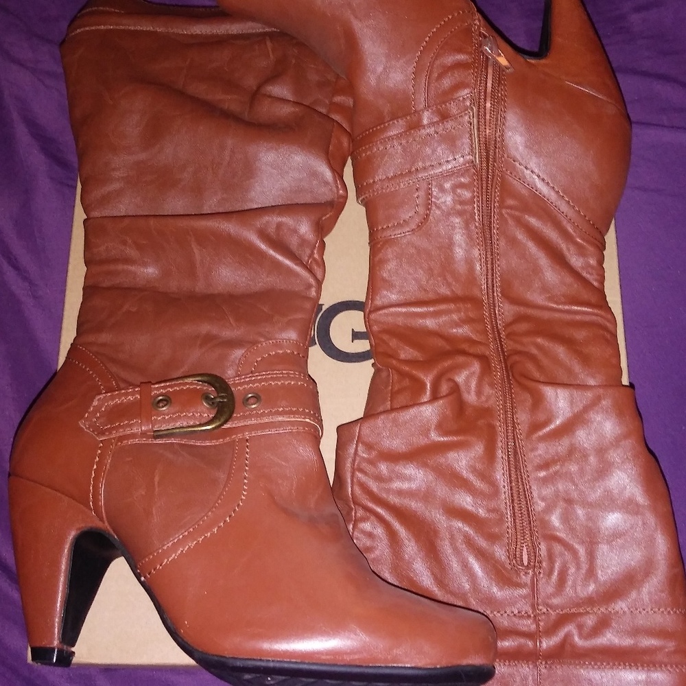 Heeled boots